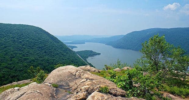 The Hudson Highlands as seen from Breakneck Ridge.
