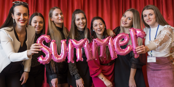 4 Participants with Summer sign